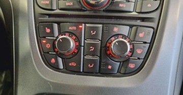 Opel Astra J Sports Tourer Facelifting 1.7 CDTI ECOTEC 110KM 2014 Opel Astra 1.7 CDTI 110KM Bogata wersja 1.7 Diesel 110KM, zdjęcie 17