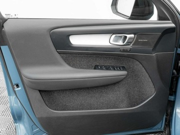 Volvo XC40 Crossover Facelifting 2.0 B3 163KM 2023 Volvo XC 40 WD1498T#B3 Plus Dark Podgrz.f I kier, zdjęcie 11