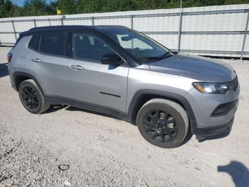 Jeep Compass II 2022 Jeep Compass 2022, Latitude, 2.4L, od ubezpieczalni 2.4 Benzyna 179KM, zdjęcie 2
