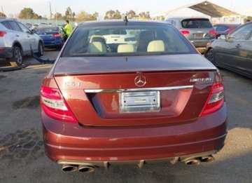 Mercedes Klasa C W204 2009 Mercedes-Benz Klasa C 2009, 6.3L, 63 AMG, od ubezpieczalni 6.3 Benzyna, zdjęcie 4