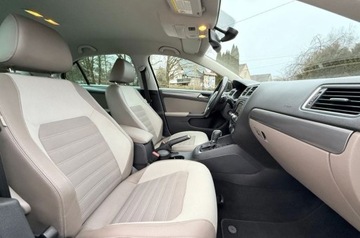 Volkswagen Jetta VI Sedan 1.4 TSI 122KM 2012 Volkswagen Jetta Volkswagen Jetta 1.4 TSI Highline Perfectline DSG 1.4, zdjęcie 24