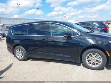 Chrysler Pacifica II 2024 Chrysler Pacifica Touring L 2024 3.6l 3.6 Benzyna 287KM, zdjęcie 6