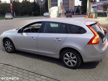 Volvo V60 I Kombi Facelifting 2.0 D3 136KM 2014 Volvo V60 I (2011 - 2018) 2.0 D3 5R bezwypadkowy, zdjęcie 3