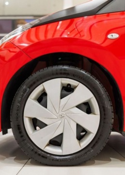 Toyota Aygo II Hatchback 5d 1.0 VVT-i 69KM 2017 Toyota Aygo 1.0 VVT-i X-play Benzyna 69KM, zdjęcie 11