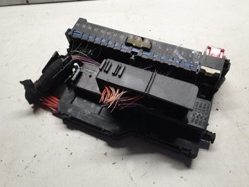 SKRZYNKA BEZPIECZNIKÓW BMW E46 2.0 DIESEL 8364540