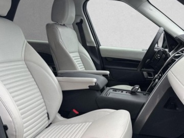 Land Rover Discovery V Terenowy Facelifting 3.0D I6 249KM 2025 Discovery V D250 Dynamic SE 3.0 (249KM) 2025, zdjęcie 4