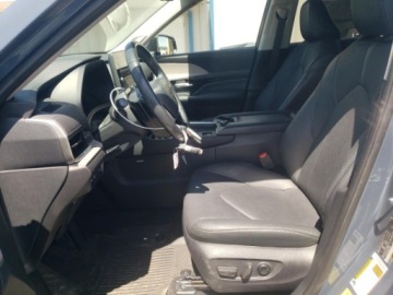 Toyota 2024 Toyota Grand Highlander 2024 2.4L Turbo AWD XLE 2.4 Benzyna 265KM, zdjęcie 6