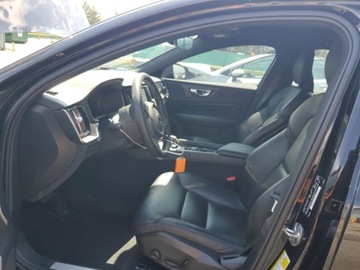 Volvo S60 III 2023 Volvo S60 Plus 2023 2.0 Benzyna 247KM, zdjęcie 7