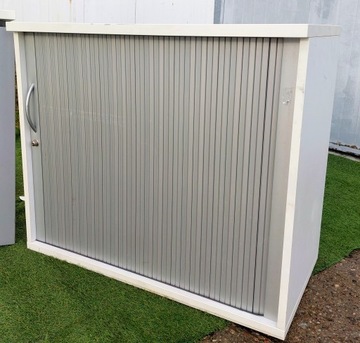 Металлический шкаф, жалюзи, рулонные шторы, 200 х 80 х 43 см.