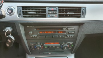 BMW Seria 3 E90-91-92-93 Limuzyna E90 320i 150KM 2005 BMW 320 2.0i 150KM # Climatronic # Parktronic # El, zdjęcie 22