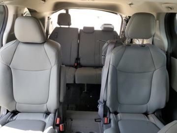 Toyota Sienna III 2021 Toyota Sienna XLE 2021 2.5l 2.5 Hybryda 245KM, zdjęcie 10