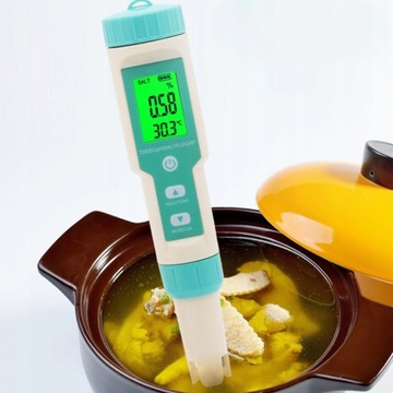 PRZENOŚNY TESTER JAKOŚCI WODY 7w1 Z PODŚWIETLENIEM