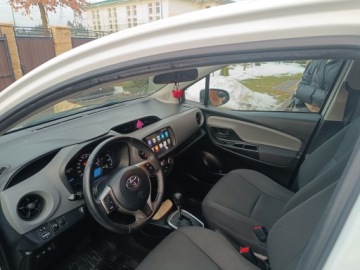 Toyota Yaris III Hatchback 5d Facelifting 2017 1.5 Hybrid 100KM 2018 Toyota Yaris hybrid 2018 po serwisie bezwypadkowy Salon PL Serwis, zdjęcie 8