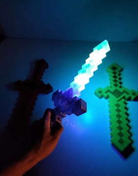 АЛМАЗНЫЙ МЕЧ MINECRAFT ПИКСЕЛЬ СВЕТ ЗВУК LED 37 см