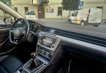 Volkswagen Passat B8 Variant 2.0 TDI 150KM 2015 Volkswagen Passat Volkswagen Passat 2.0 TDI BMT Trendline 2.0 Diesel 150KM, zdjęcie 4