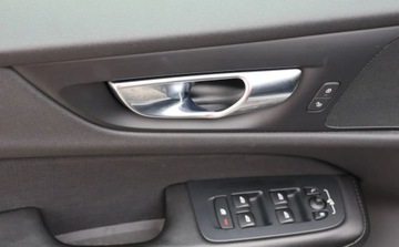 Volvo V60 II  Kombi 2.0 D3 150KM 2019 Volvo V60 NAVIGACJA, Grzane Fotele, Multifunkcja, Tempomat, Czujniki, Auto, zdjęcie 13