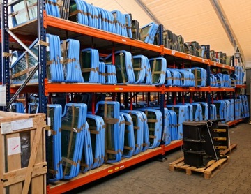 SZYBA DRZWI DOLNA LEWA/PRAWA CAT 428C 438C 8Y7264