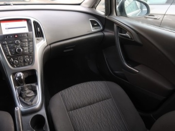 Opel Astra J Sports Tourer Facelifting 1.6 CDTI ecoFLEX 110KM 2015 Opel Astra 1.6 CDTI, Klima, Klimatronic, Tempomat, zdjęcie 7