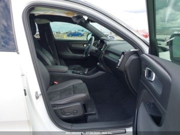 Volvo XC40 2019 Volvo XC 40 2019r, R-Design, 2.0L, 4x4 2.0 Benzyna 255KM, zdjęcie 8