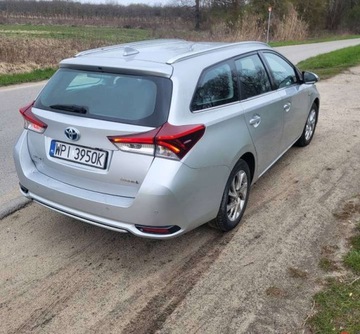 Toyota Auris II 2018 Toyota Auris Toyota Auris Touring Sports 1,8 Hybrid - serwisowana, okazja, zdjęcie 5