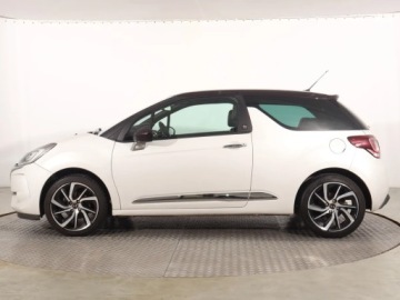 DS 3 Hatchback Facelifting 2016 1.2 PureTech 110KM 2016 DS 3 1.2 PureTech, Skóra, Navi, Klima, zdjęcie 2