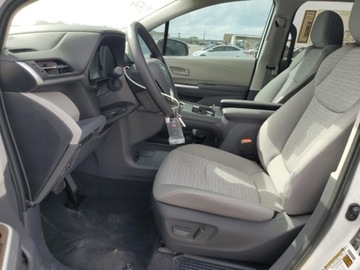 Toyota Sienna III 2024 Toyota Sienna Le, 2024r., 2.5L 2.5 Benzyna 245KM, zdjęcie 6