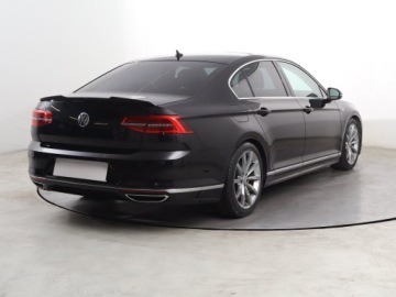 Volkswagen Passat B8 Limousine 2.0 TDI BlueMotion SCR 190KM 2017 VW Passat 2.0 TDI, Salon Polska, Serwis ASO, zdjęcie 4