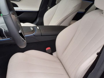 Mercedes Klasa E W214 Sedan 2.0 200 204KM 2025 E Klasa 200 4-Matic Avantgarde 2.0 (204KM) 2025, zdjęcie 4