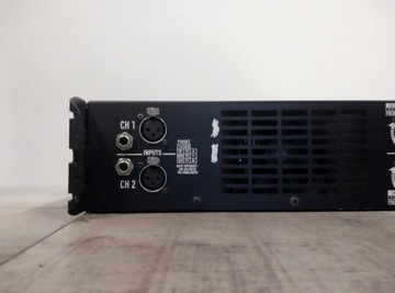 Легкий усилитель мощности QSC PLX1804, вес 5,9 кг.