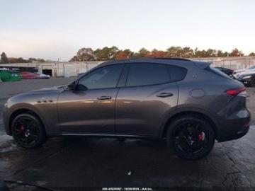Maserati Levante 2022 Maserati Levante GT 2022 3.0l 3.0 Benzyna 345KM, zdjęcie 2