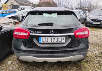 Mercedes GLA I Off-Roader Facelifting 1.6 180 122KM 2019 Mercedes-Benz GLA I rej 2020r, 1.6 Benzyna. AUTOMAT. Uszkodzony przod. VAT, zdjęcie 17