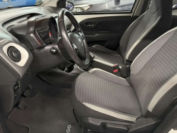 Toyota Aygo II Hatchback 3d Facelifting 1.0 VVT-i 72KM 2019 Toyota Aygo 1.0 VVTi Style X-Play Kamera CarPlay Alu Bdb Stan Gwarancja SSU, zdjęcie 16