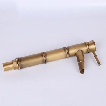 Детский стульчик складной с умывальником на столешнице.