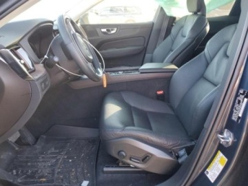 Volvo XC60 II 2021 Volvo XC 60 XC60 T5 momentum 2.0 Benzyna 258KM, zdjęcie 7