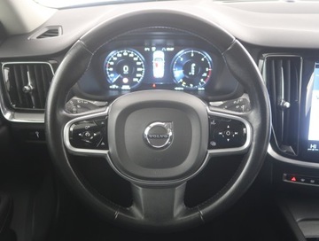 Volvo V60 II  Kombi 2.0 D4 190KM 2019 Volvo V60 D4 2.0, 187 KM, Automat, Skóra, Navi, zdjęcie 14