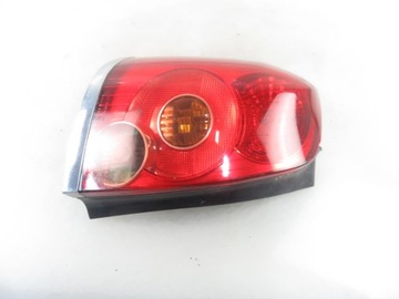 SVĚTLO LEVÝ ZADNÍ TOYOTA AVENSIS II KOMBI T25