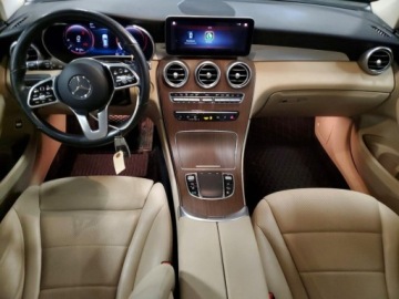 Mercedes GLC C253 2021 Mercedes-Benz GLC 300 4Matic 2021 2.0 Benzyna 248KM, zdjęcie 8