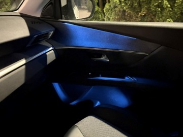 Peugeot 5008 II Crossover 1.2 PureTech 130KM 2017 Peugeot 5008 7-osobowy Półskóry Panorama dach, zdjęcie 12