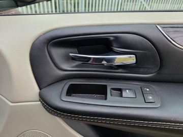 Chrysler Town &amp; Country V 2015 town chrysler Touring V6 3.6l benzyna 283KM Dokumentacja Zadbany, zdjęcie 32