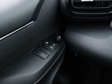 Toyota Yaris IV Hatchback 1.5 Dynamic Force 125KM 2022 Toyota Yaris 1.5 VVT-i, Salon Polska, zdjęcie 17