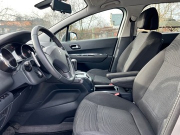 Peugeot 5008 I Minivan 1.6 HDi FAP 110KM 2011 Peugeot 5008 AUTOMAT NAWIGACJA KLIMATYZACJA PARKTRONIC TEMPOMAT HAK GWARA, zdjęcie 5
