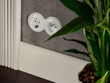 РОЗЕТКА LOFT РЕТРО 230В С JLM ШТЫРЬКОМ БЕЗ РАМКИ