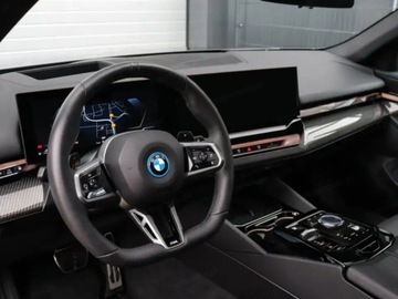 BMW Seria 5 G90-91 2025 BMW Seria 5 530e xDrive Sport Sedan 2.0 (299KM) 2025, zdjęcie 7