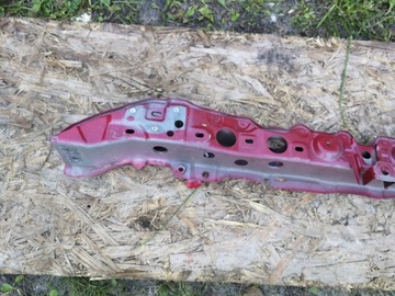 Усилительная балка переднего ремня Toyota Yaris III