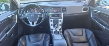 Volvo V60 I Kombi Facelifting 2.0 D4 DRIVE-E 181KM 2014 Volvo V60 Volvo V60 D4 Geartronic Ocean Race 2.0 Diesel 181KM, zdjęcie 9