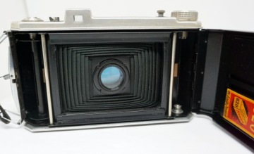 Очень редкий фотоаппарат Kodak 620 model 31 с сильфоном, сделанный во Франции.