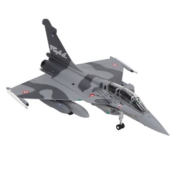 Сплавная модель истребителя в масштабе 1:7.