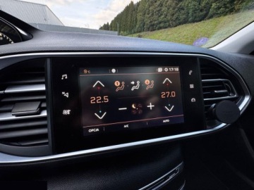 Peugeot 308 II SW Facelifting 1.2 PureTech 130KM 2018 Peugeot 308 1.2 130KM e-THP Stop &amp; Start Allure 2018r, zdjęcie 26
