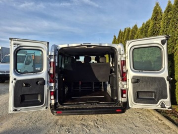 Renault Trafic III Furgon 1.6 Energy dCi 125KM 2017 Renault Trafic Brygadowka 9-osob przedluzany Klima 139tys km. Super Stan, zdjęcie 3