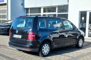 Volkswagen Touran I 1.6 102KM 2009 Volkswagen Touran 1,6 MPI 102kM Klimatronik,Tempomat,7 miejsc 1.6 Benzyna, zdjęcie 4